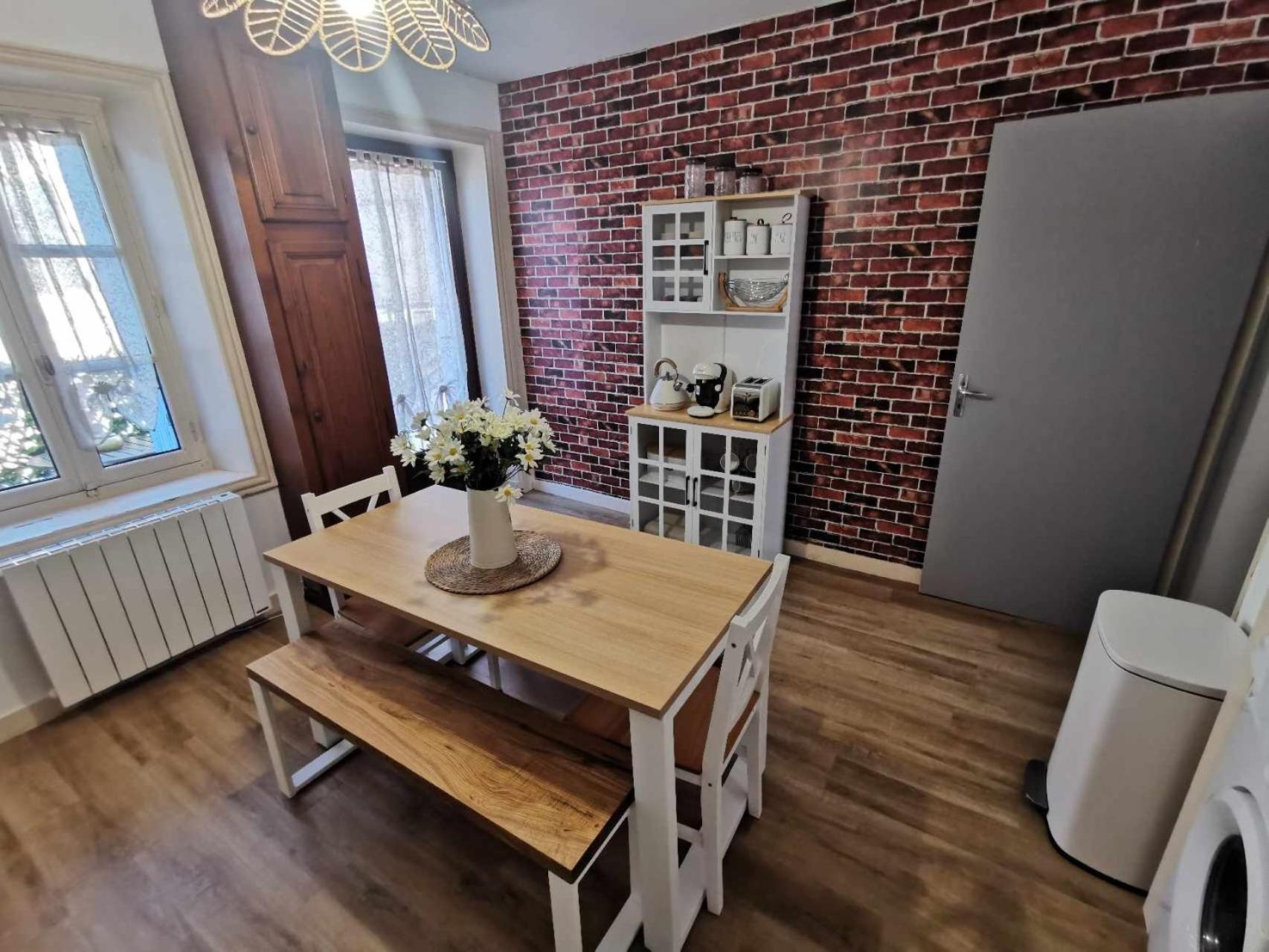 Bel Appartement De 1 A 7 Personnes Ambert Ngoại thất bức ảnh